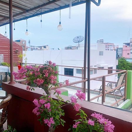 Ying Hostel Бангкок Екстер'єр фото