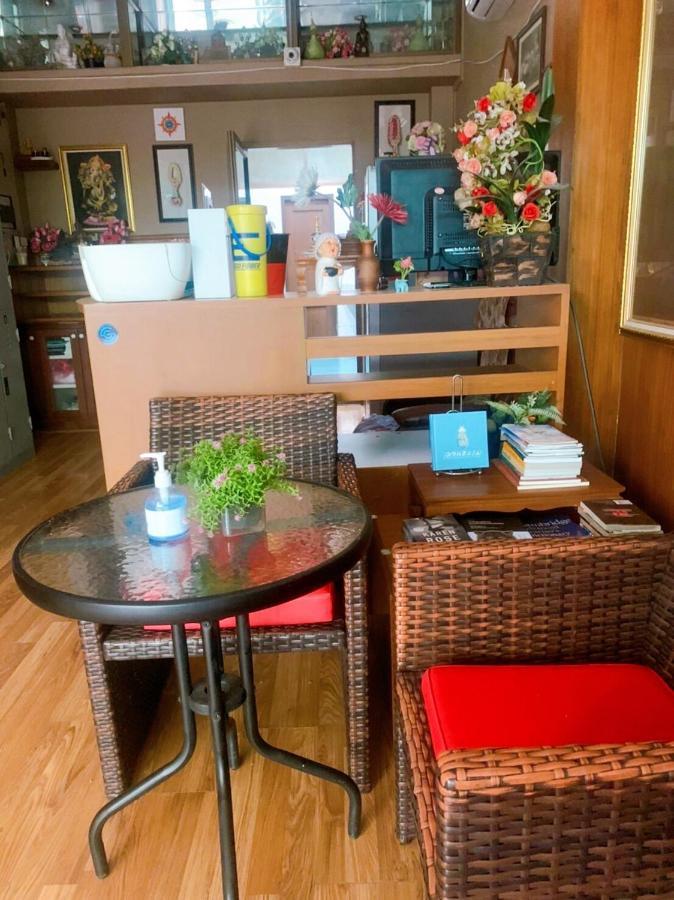 Ying Hostel Бангкок Екстер'єр фото