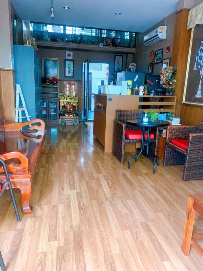 Ying Hostel Бангкок Екстер'єр фото