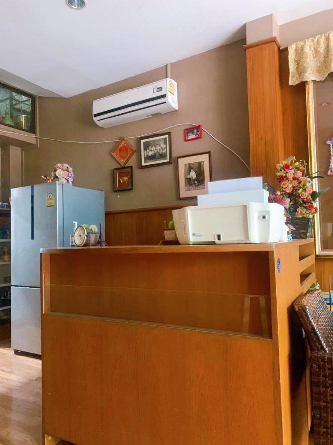 Ying Hostel Бангкок Екстер'єр фото